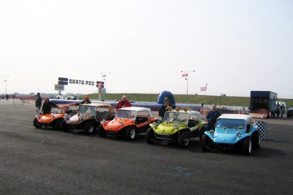 dune-buggy-racing-lineup-santa-pod-1